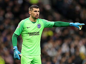 Brighton 'keeper Mat Ryan dona...